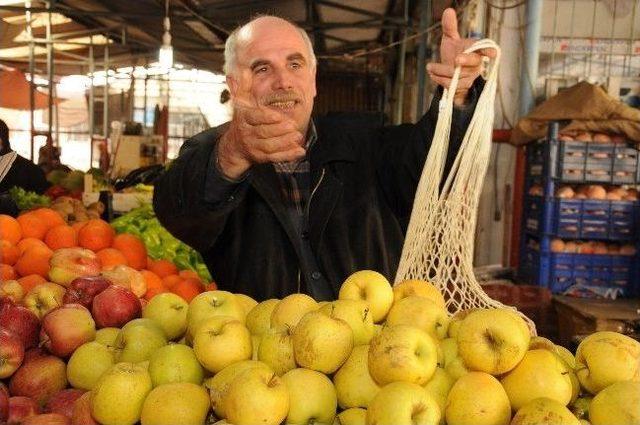 Bafra Umut Derneği Pazar Filesi Dağıttı