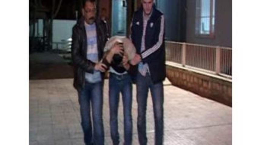 Hırsız Tuvaletin Havalandırma Boşluğunda Yakalandı