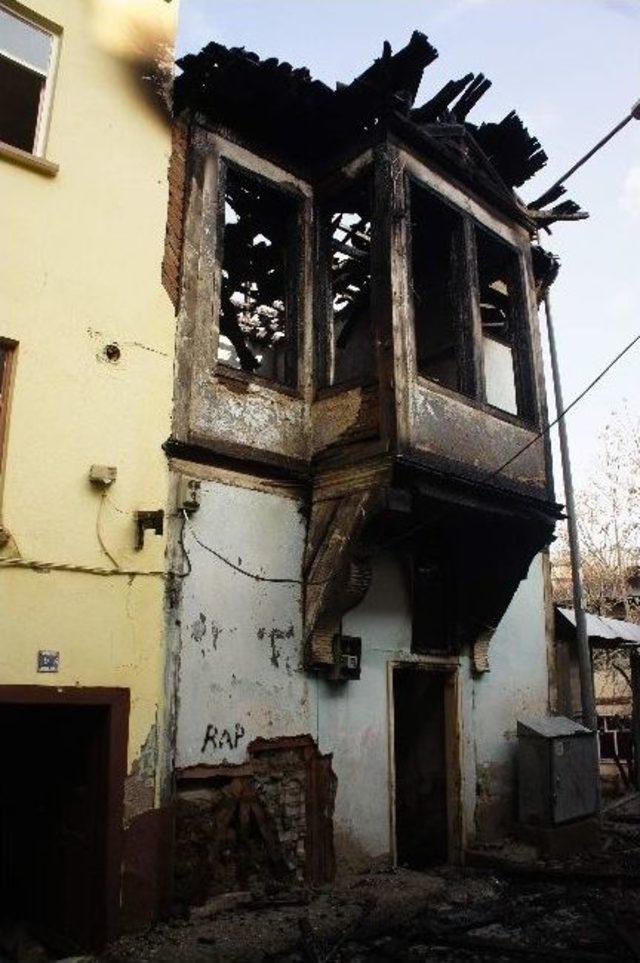 Kastamonu’da Tarihi Ev Küle Döndü 2