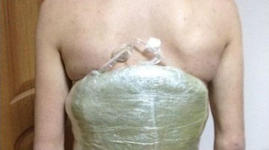 Stre&ccedil; Filmle V&uuml;cuduna Sardığı Esrarla Yakalandı