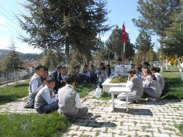 Öğrencilere Çanakkale Savaşı'nın Menüsü İkram Edildi