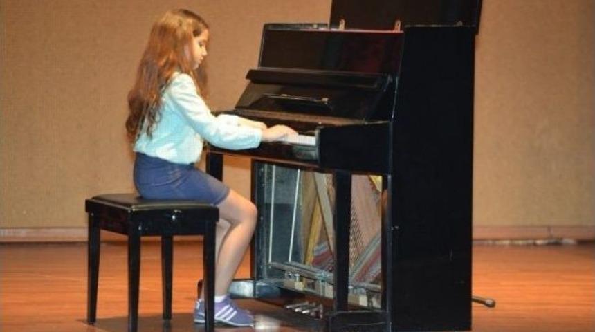 Konservatuvar &Ouml;ğrencilerinden Muhteşem Dinleti