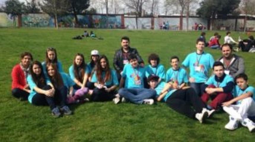 İzmir Koleji T&uuml;rkiye 1.liği Ve 3.l&uuml;ğ&uuml; Kazanarak D&uuml;nya Finallerinde