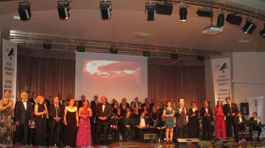 Ege Orman Vakfı G&ouml;n&uuml;ll&uuml;leri Tsm Korosu &ldquo;kanser&rdquo; İ&ccedil;in Sahnedeydi