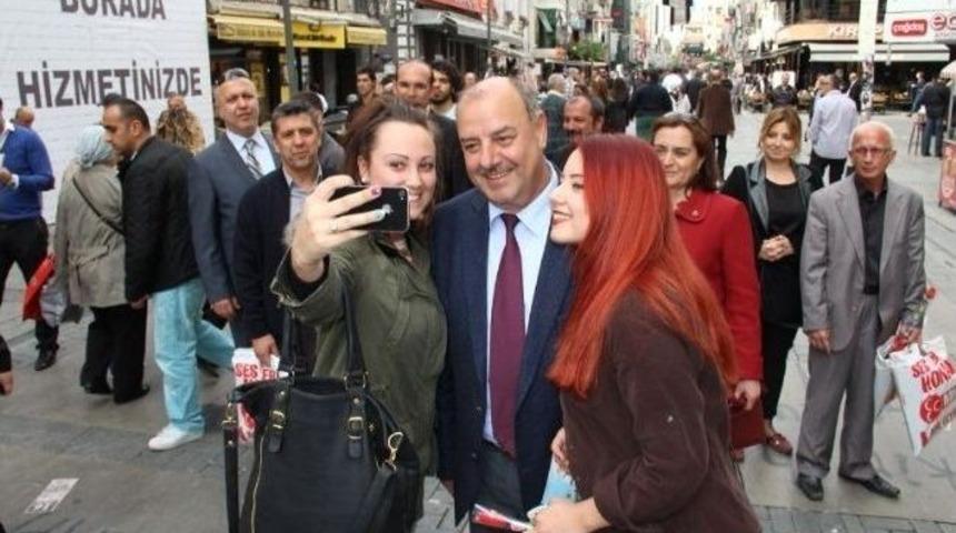 Mhp B&uuml;y&uuml;kşehir Adayı Taşer, İzmirlilerle Kucaklaştı