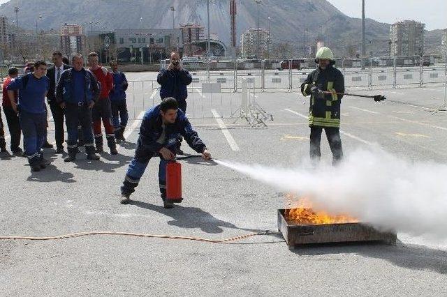 Büyükşehir Belediyesi Spor A.ş Personeline Yangın Güvenlik Eğitimi