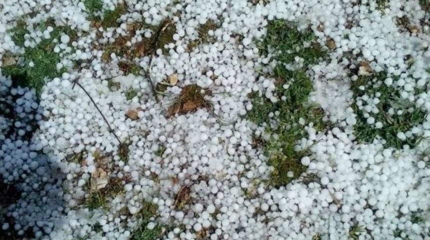 Aydın&rsquo;ın Y&uuml;ksek Kesimlerine Dolu Yağdı