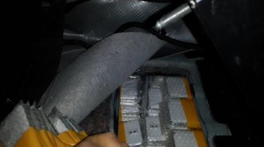 Habur Sınır Kapısı'nda 359 Adet Ka&ccedil;ak Cep Telefonu Ele Ge&ccedil;irildi