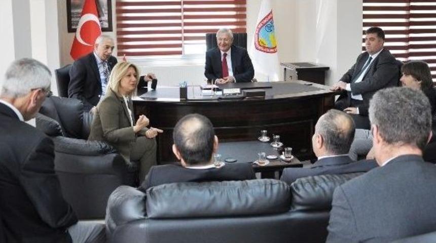 İzmir'in Nabzını Tutan Taksiciler Denizli'ye G&uuml;veniyor