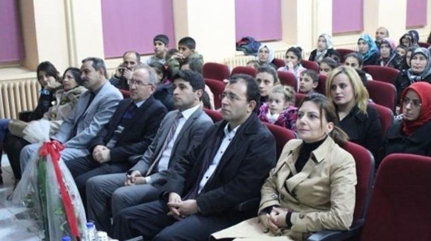 Selim Şehit Yılmaz Bilgin İlk&ouml;ğretim Okulu &Ouml;ğrencileri Anlamlı Tiyatro Oyunu