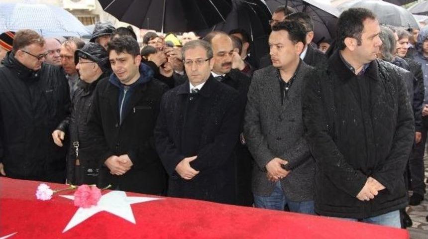 Trafik Kazasında &Ouml;len Rekt&ouml;r Yardımcısı Toprağa Verildi