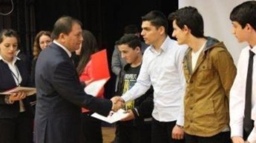 &ldquo;yaşam Mesafesi&rdquo; Projesi Birincilik Getirdi