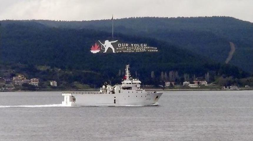Fransız Savaş Gemisi Çanakkale Boğazı'ndan Geçti