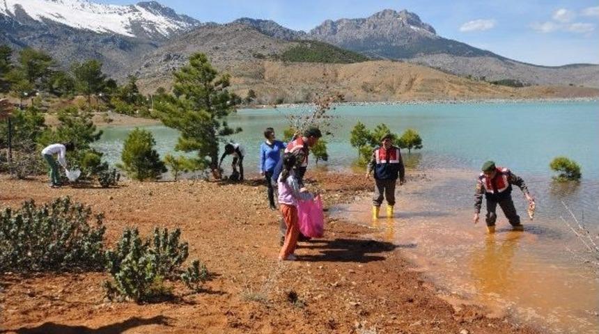 Jandarmadan Taraşcı G&ouml;leti&rsquo;nde Temizlik