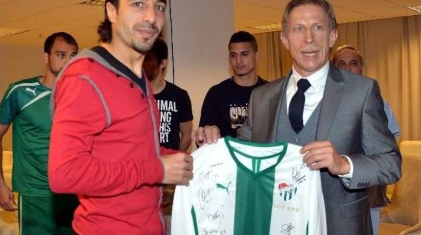 Daum, Futbolcularla Ve Bursa İle Vedalaştı