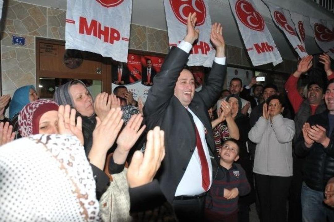 Başkan Okan Yanmaz'ın Kahve Toplantıları Miting Havasında Ge&ccedil;iyor