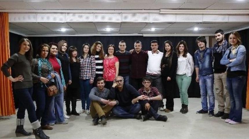 27 Mart&rsquo;ta &Uuml;cretsiz Tiyatro Sahnelenecek