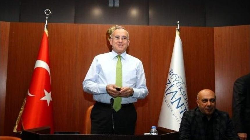 G&uuml;zelbey Basın Mensupları İle Vedalaştı