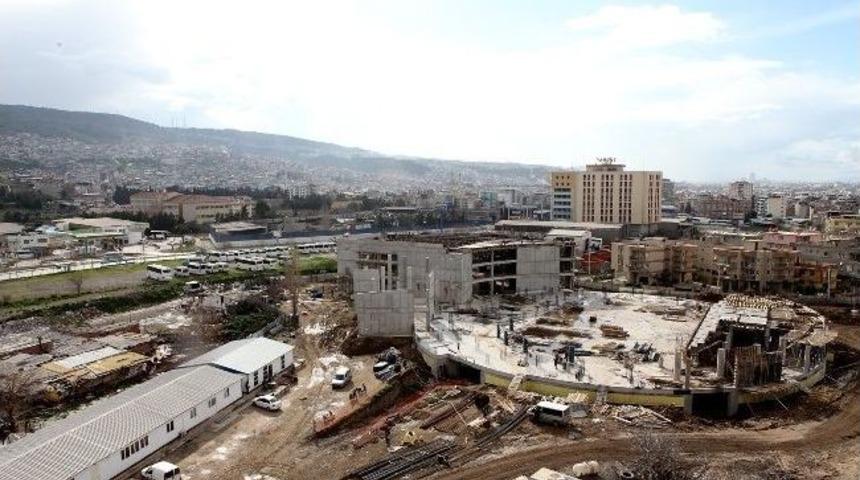 Bornova&rsquo;da İki B&uuml;y&uuml;k Spor Tesisi Yapılıyor