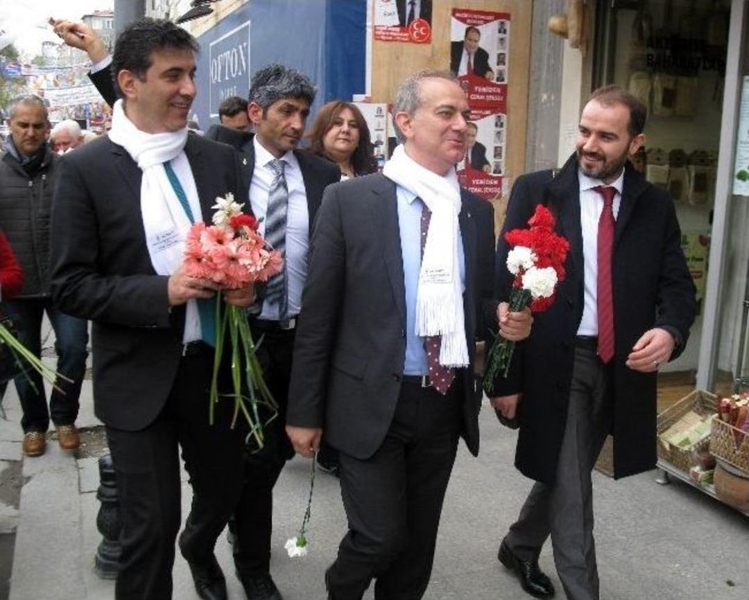 Ak Parti Beşiktaş Belediye Başkan Adayı Okul, "sevgi Y&uuml;r&uuml;y&uuml;ş&uuml;"ne Katıldı