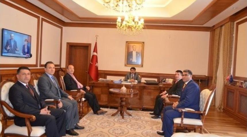 Avrupa Malatyalılar Federasyonu Y&ouml;neticileri Malatya Valisi Vasip Sahin&rsquo;i Ziyaret Etti