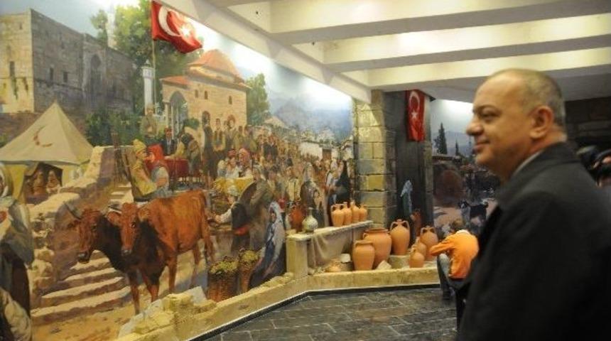 Başkan Erg&uuml;n Tarih Dalında Yılın Belediye Başkanı Se&ccedil;ildi