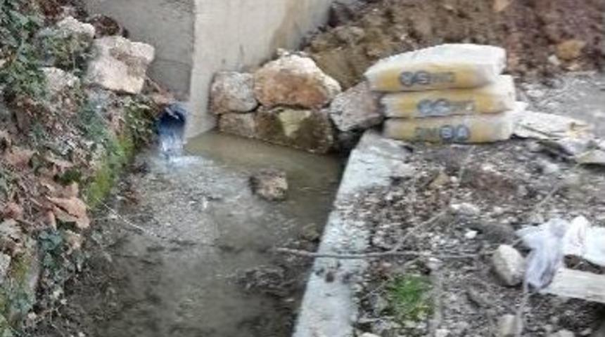 Meski &Ccedil;ukurkeşlik K&ouml;y&uuml;n&uuml;n İ&ccedil;me Suyu Sorununu &Ccedil;&ouml;zd&uuml;