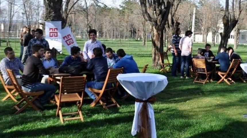 Ag&uuml;&rsquo;de Amerika'ya Giden &Ouml;ğrenciler İ&ccedil;in Kokteyl D&uuml;zenlendi