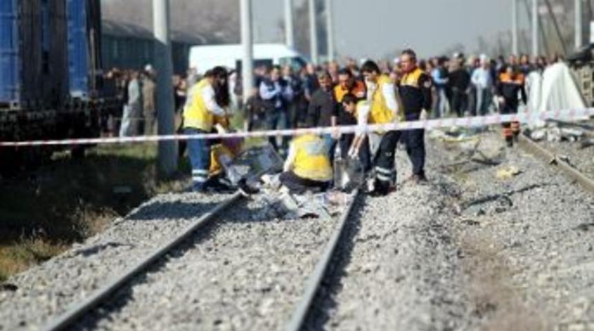 Mersin'deki Tren Kazasında &Ouml;l&uuml; Sayısı 11'e &Ccedil;ıktı