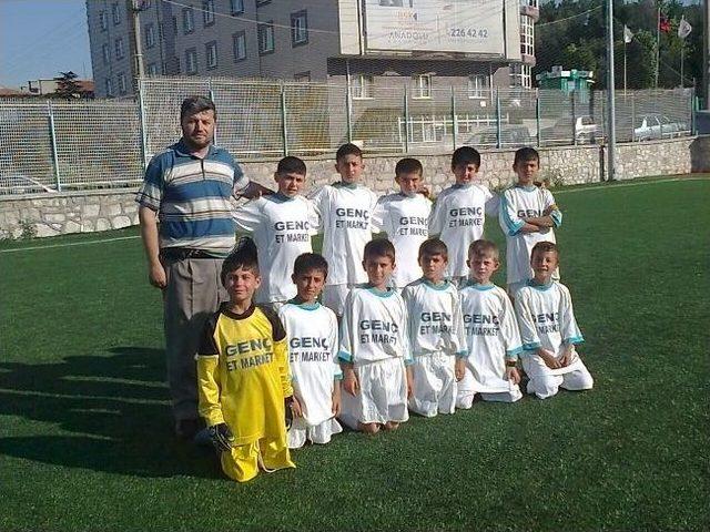 Kütahya'da 'anadolu Çini Ve Gençlik Futbol Takımı' Kuruldu