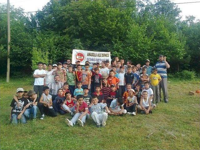 Kütahya'da 'anadolu Çini Ve Gençlik Futbol Takımı' Kuruldu