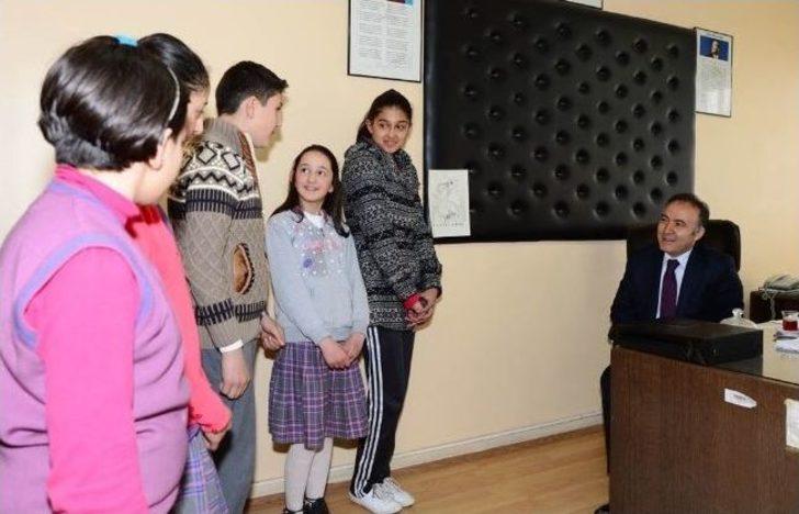 Vali Altıparmak Sigarayı Bırakan Öğretmenleri Tebrik Etti G1