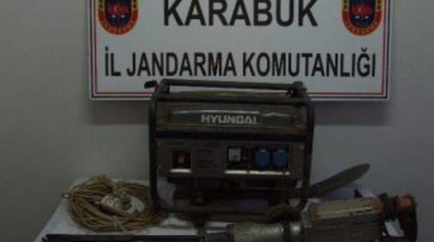 Jandarma Tarihi Eser Ka&ccedil;ak&ccedil;ılarına G&ouml;z A&ccedil;tırmıyor