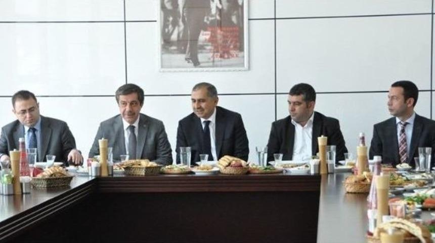 Elazığ'da Yatırım Destek Ofisi Hizmetlerinin Değerlendirme Toplantısı Yapıldı