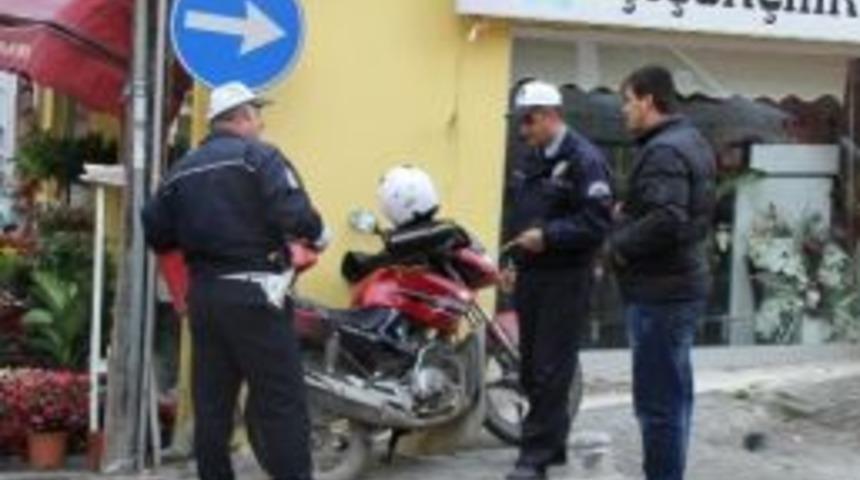 Motosiklet Devrildi: 1 Yaralı