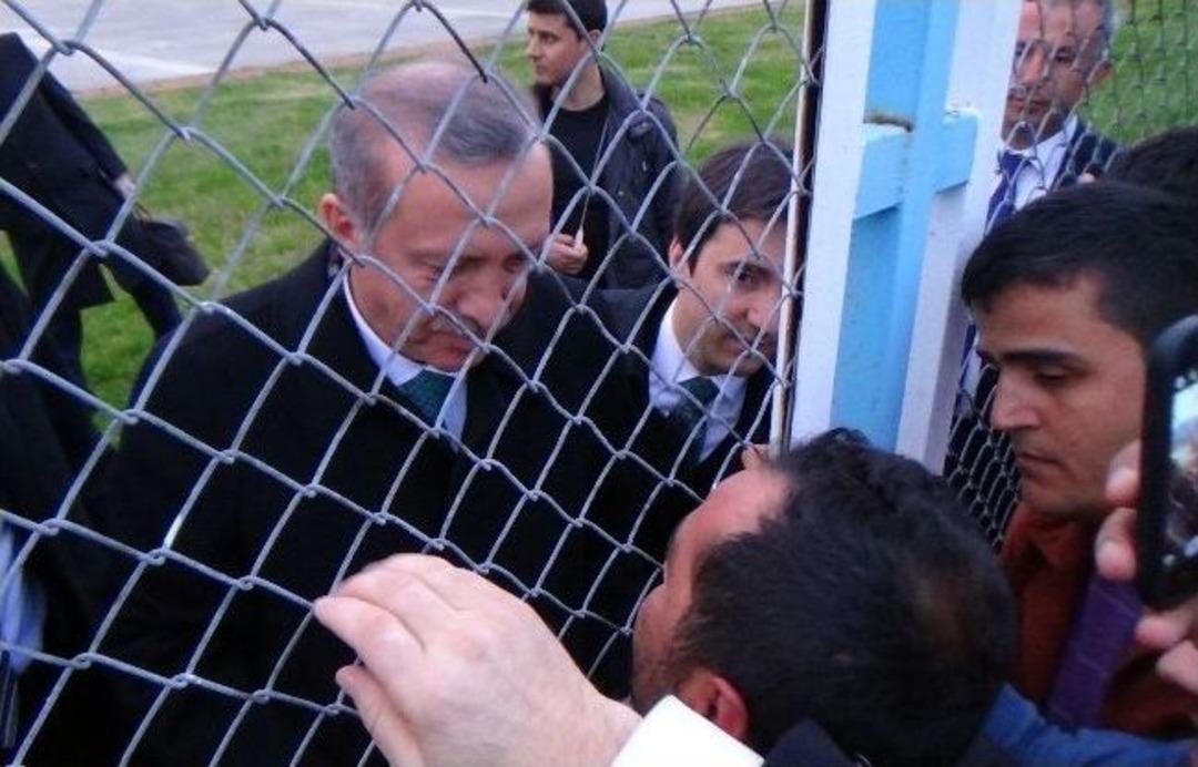 Başbakan Erdoğan&rsquo;a Zonguldak Havaalanında Sevgi Seli