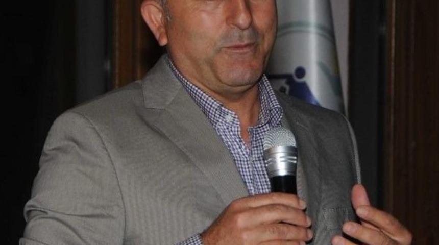 Bakan &Ccedil;avuşoğlu, Y&ouml;r&uuml;kler Derneği&rsquo;ni Ziyaret Etti