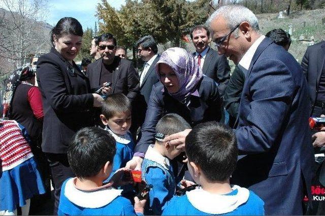 Bakan Elvan, Karaman’ın İlçe Ve Beldelerinde Seçim Çalışmalarını Sürdürdü