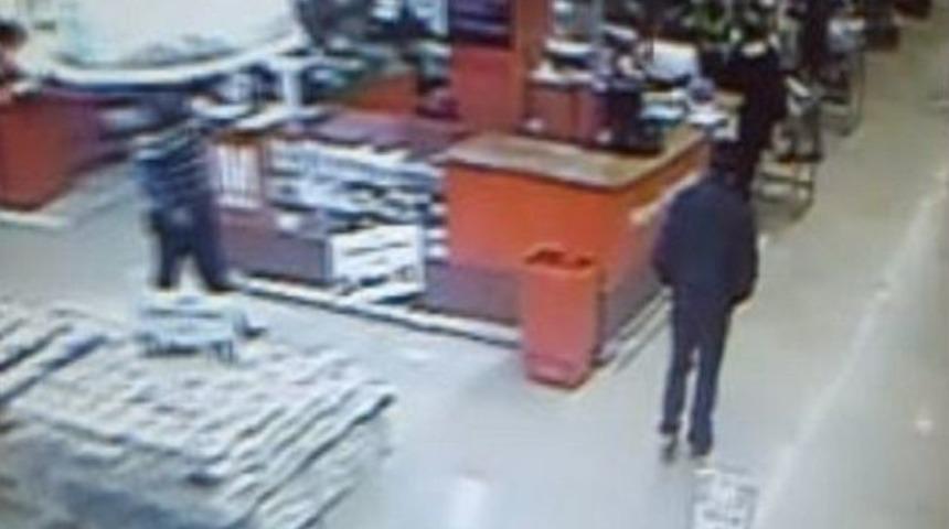 (&ouml;zel Haber) Hırsız &Ccedil;aldığı Telefonu Kargoyla Geri G&ouml;nderdi