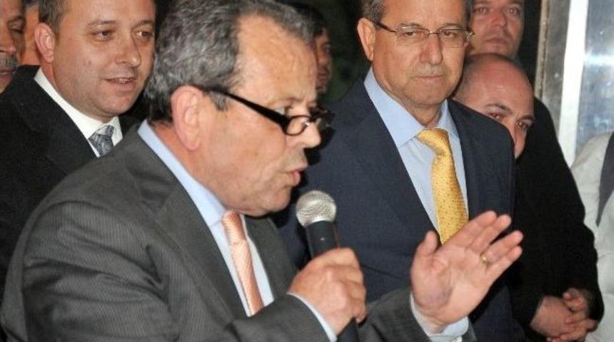 Başkan Yardımcısı Belediyenin Yolsuzluk Dosyalarını Halka Fırlattı