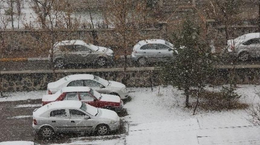 Erzurum&rsquo;da Kar Yağışı