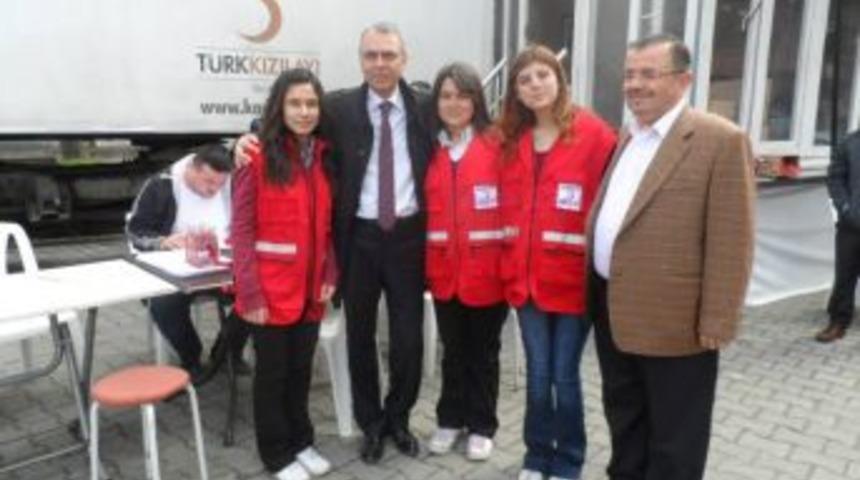 Kan bağışı TIR'ı Alaplı'da ilgi g&ouml;rd&uuml;