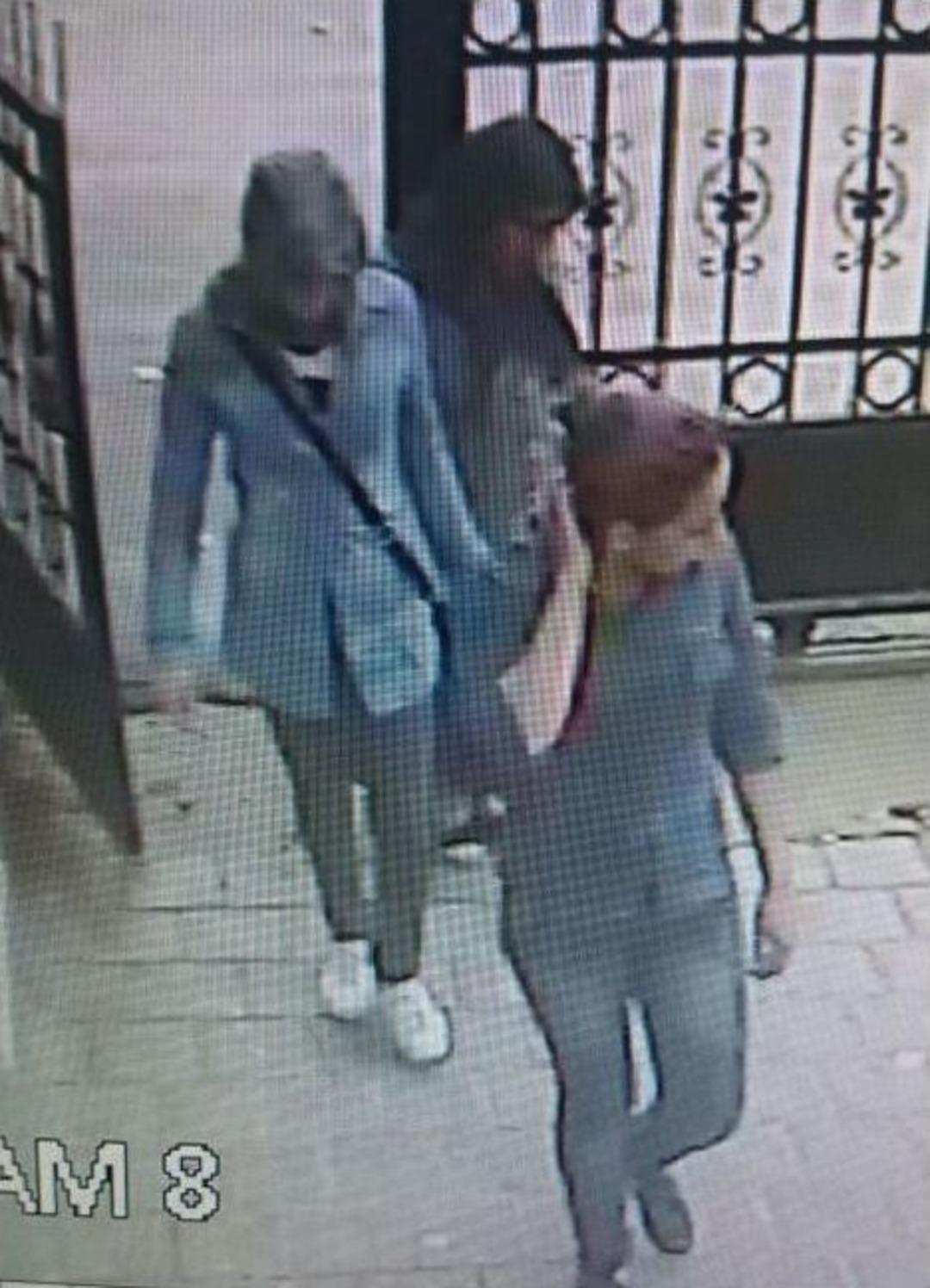 Soydukları Evde Kıyafet Değiştiren Hırsızlar Yakalandı