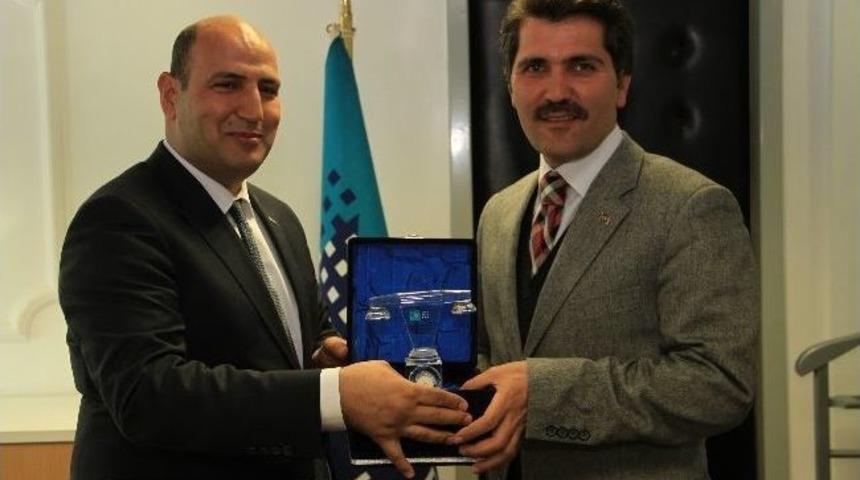 Başkan &Ccedil;akır&rsquo;dan Veda Ziyaretleri