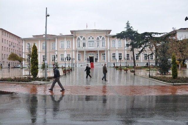 Tekirdağ’da Aniden Bastıran Yağış Vatandaşı Hazırlıksız Yakaladı