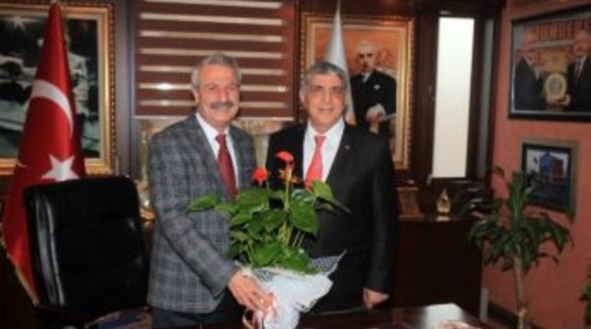 Ak Partili Kalkan'dan Demokrasi &Ouml;rneği