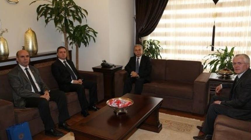 Kosova Cumhuriyeti İstanbul Başkonsolosu Vali B&uuml;y&uuml;k&rsquo;&uuml; Ziyaret Etti