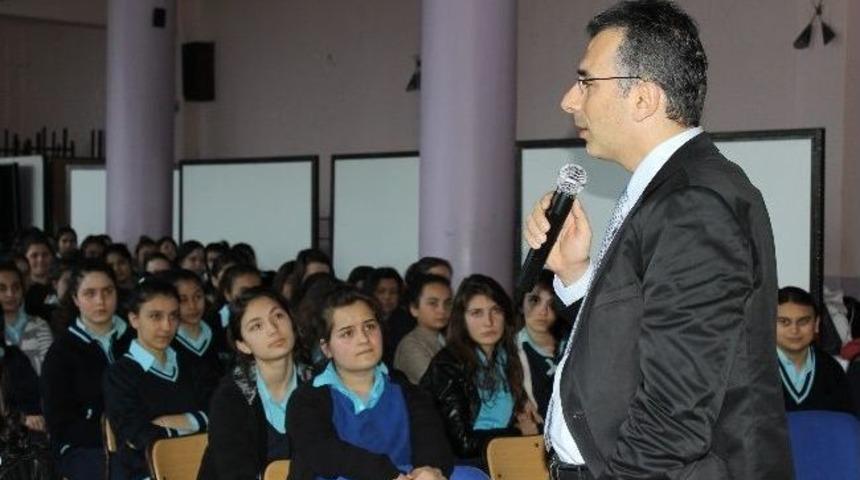 Kız Meslek Lisesi &Ouml;ğrencilerine İlk Yardım Eğitim