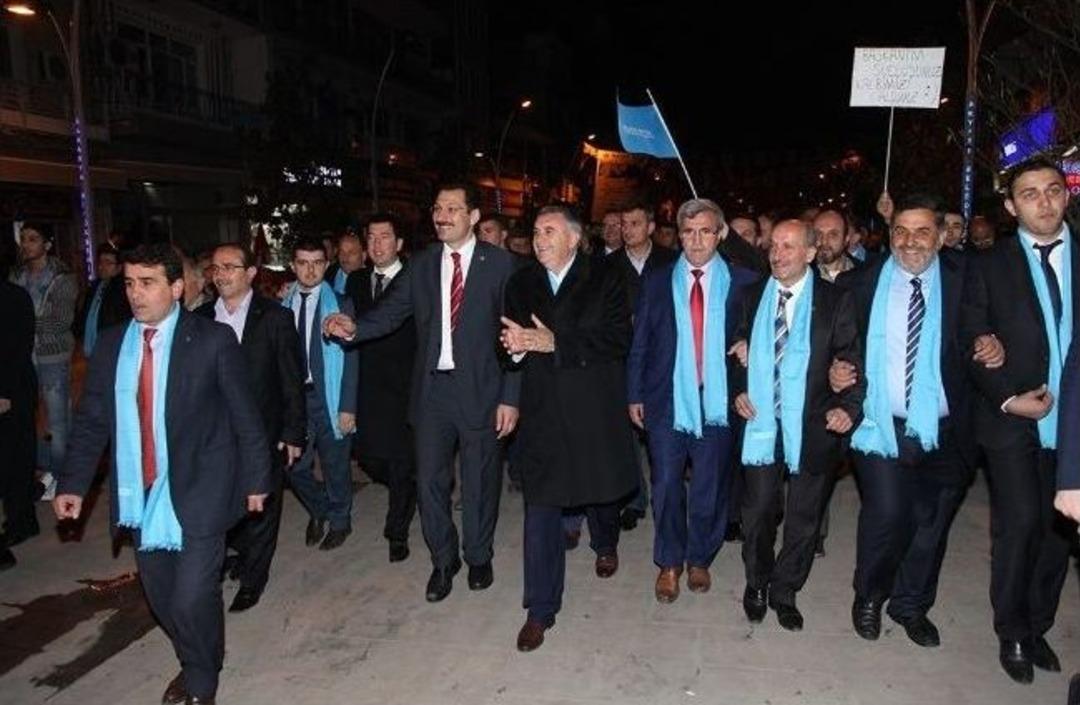 Başkan To&ccedil;oğlu Karasu&rsquo;da Vatandaşlara Seslendi