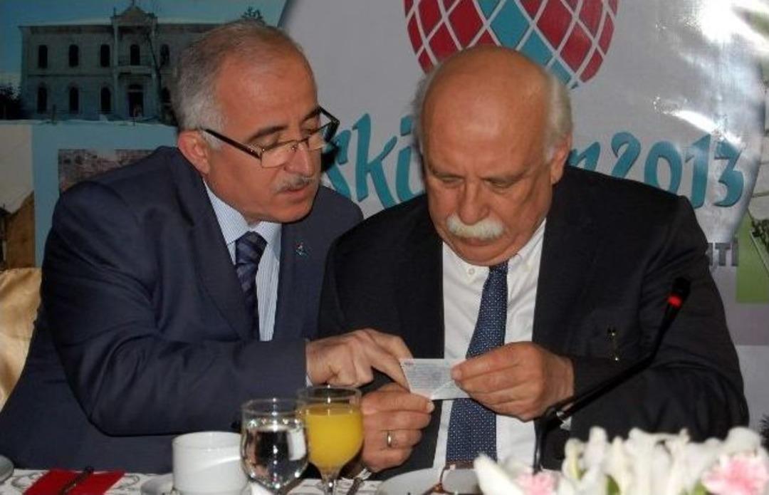 T&uuml;rk D&uuml;nyası Kalıcı Eserler Projeleri Basın Tanıtım Toplantısı